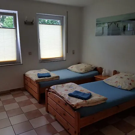 Gaestezimmer Auf Dem Campingplatz Konz Exterior photo